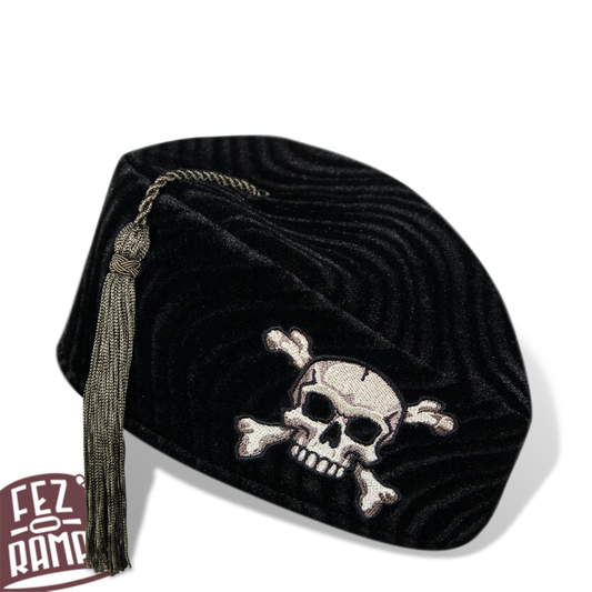 Black Crossbones Chapeau